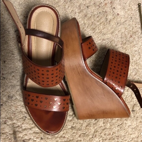 Wedge Platforms - Picture 1 of 4